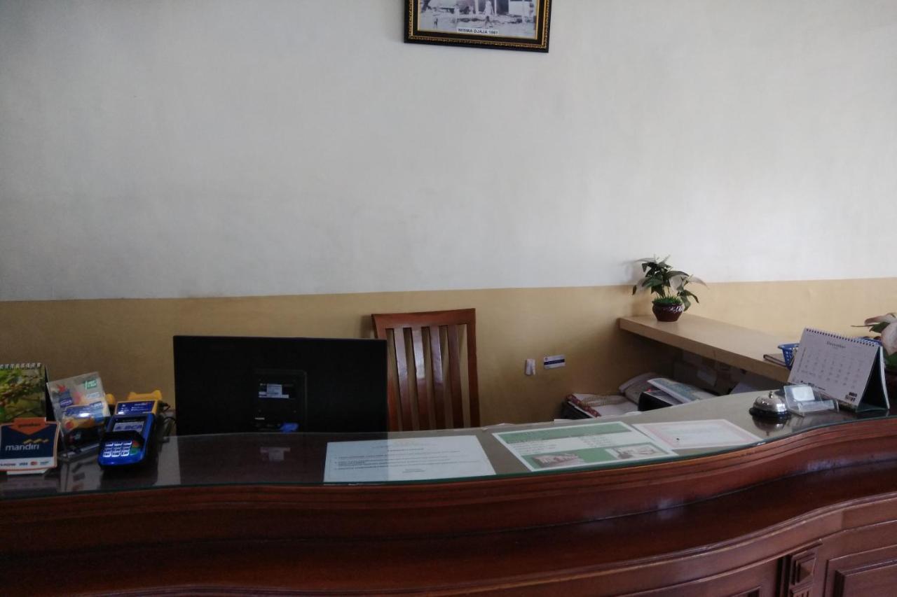 Oyo 2671 Wisma Djaja Syariah Bojonegoro Exteriér fotografie