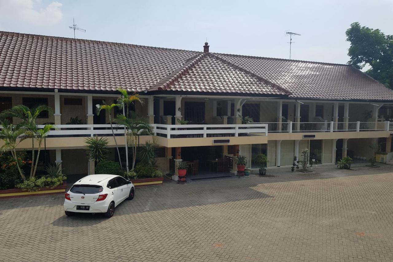 Oyo 2671 Wisma Djaja Syariah Bojonegoro Exteriér fotografie