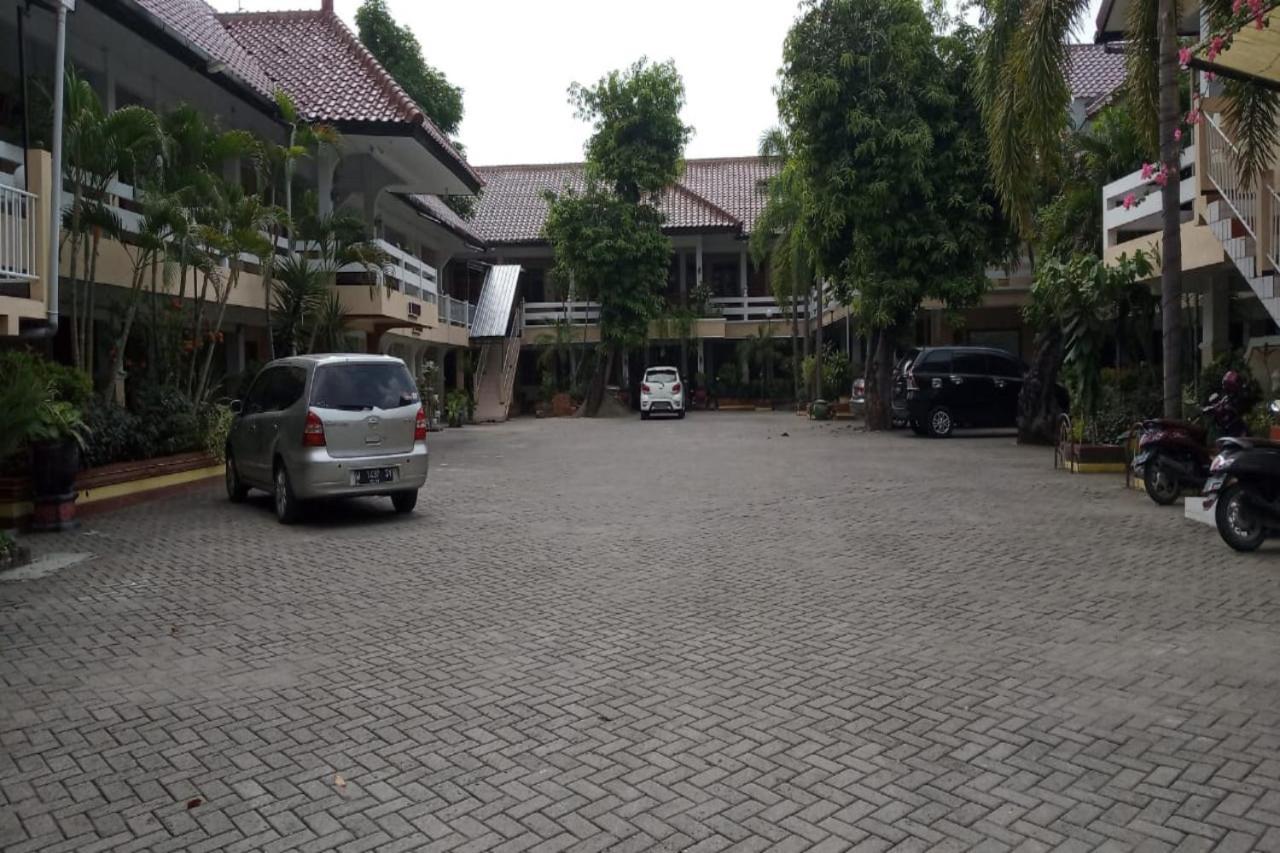 Oyo 2671 Wisma Djaja Syariah Bojonegoro Exteriér fotografie