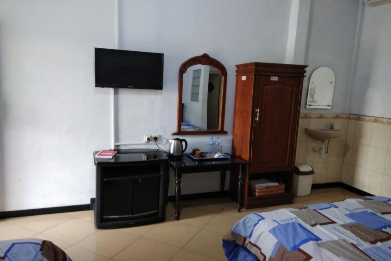 Oyo 2671 Wisma Djaja Syariah Bojonegoro Exteriér fotografie