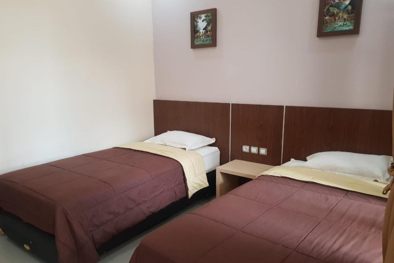 Oyo 2671 Wisma Djaja Syariah Bojonegoro Exteriér fotografie